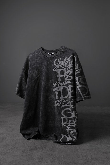 Men's Burgundy Graffiti Side Print Special Washed Fabric Oversize T-Shirt"