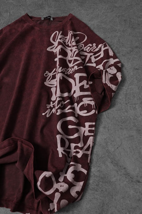 Men's Burgundy Graffiti Side Print Special Washed Fabric Oversize T-Shirt"